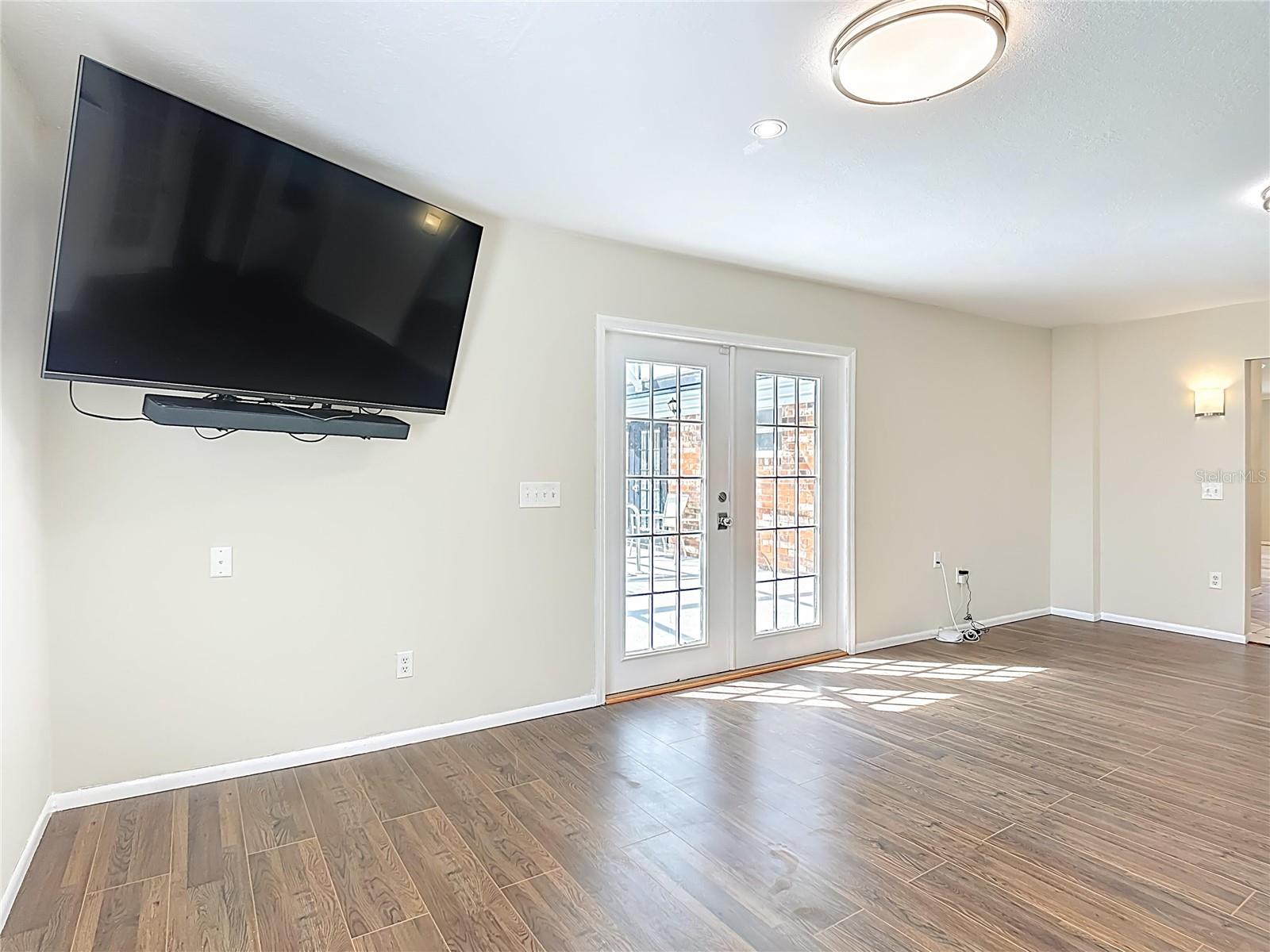 SUNSHINE ACRES - Residential