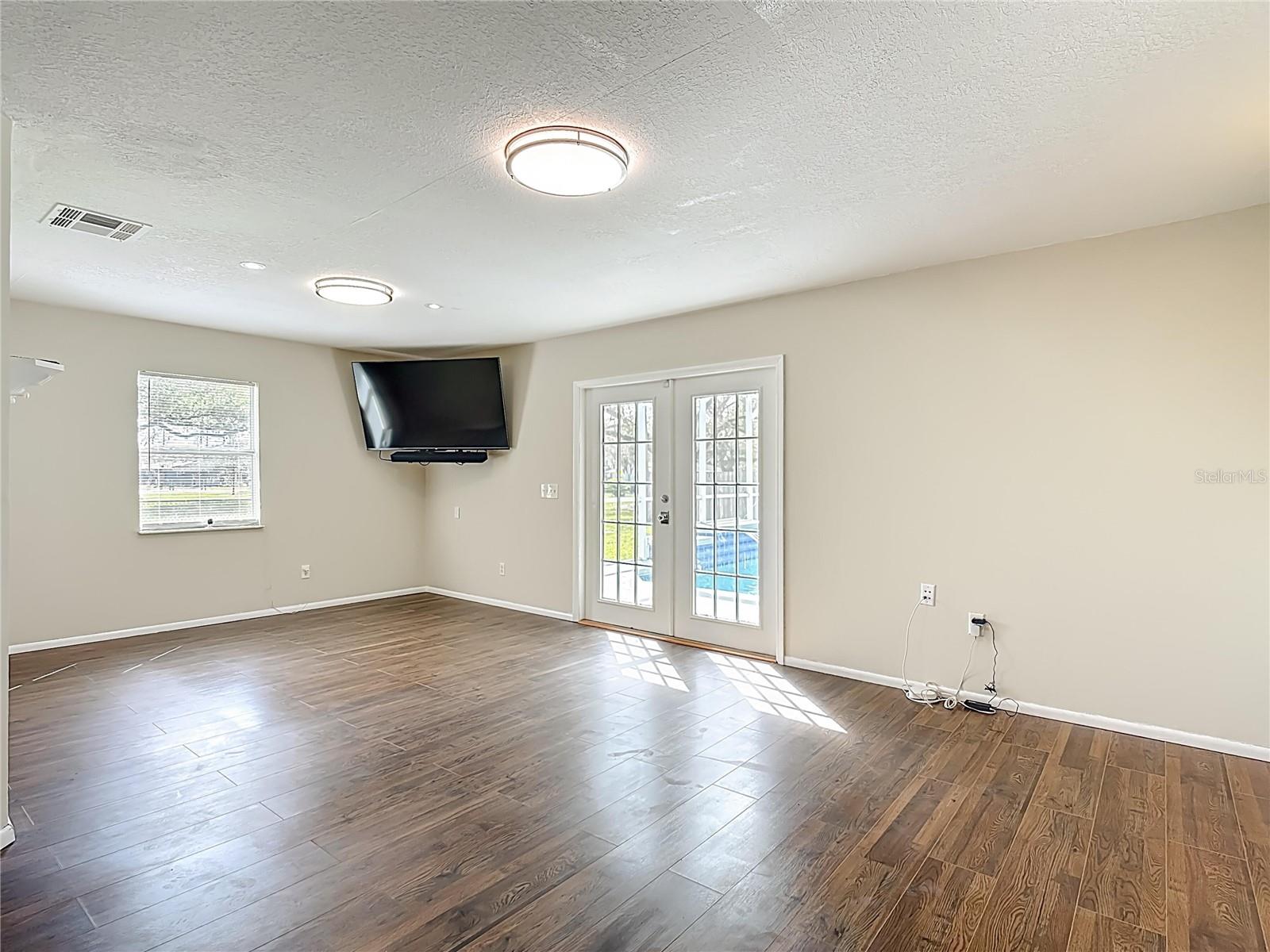 SUNSHINE ACRES - Residential