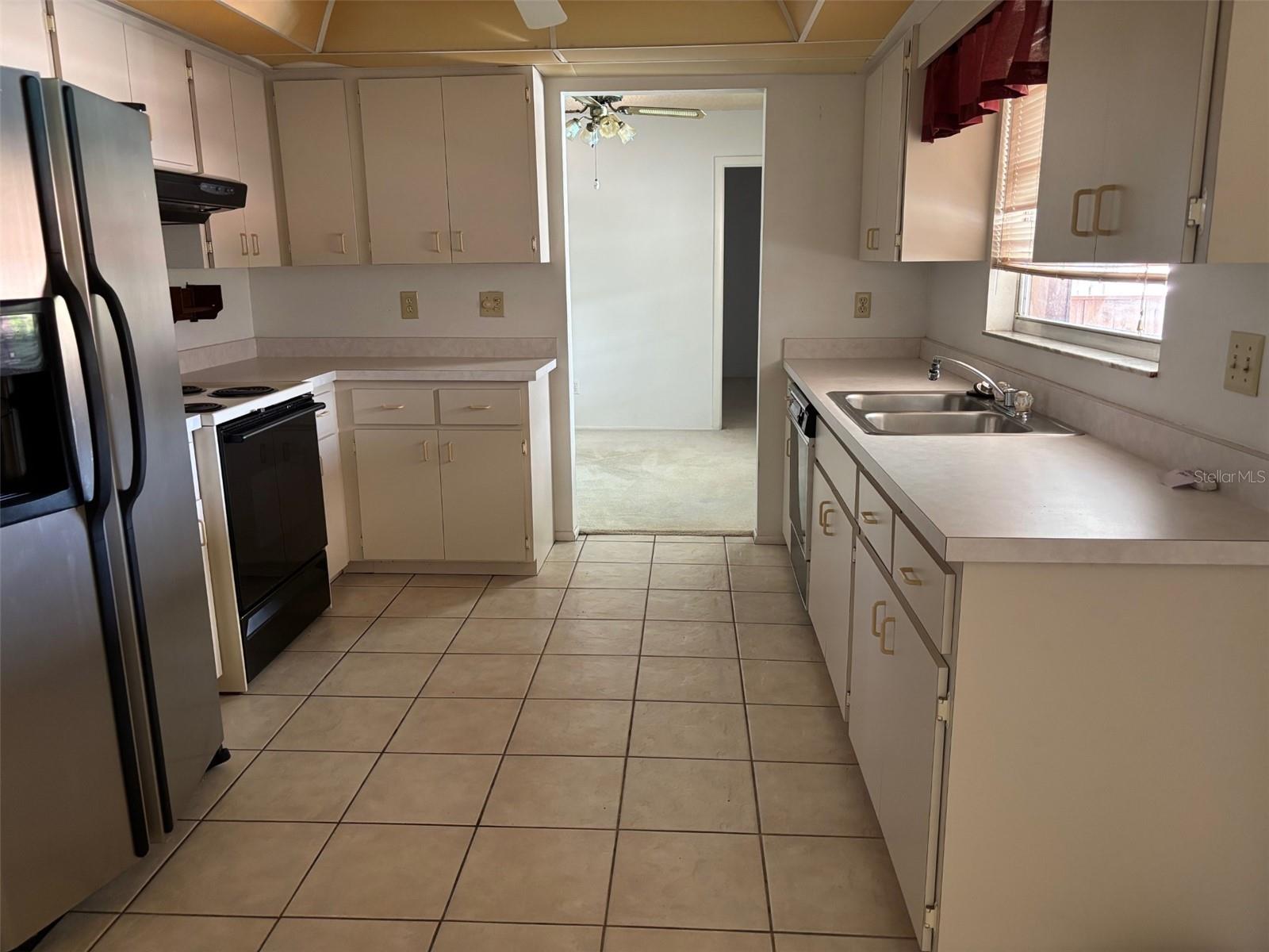 LAKE FOREST ESTATES - Residential