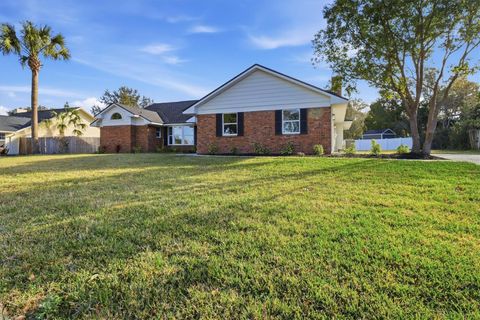 Tiny photo for 33608 Overton Drive, Leesburg, FL 34788 (MLS # O6378821)