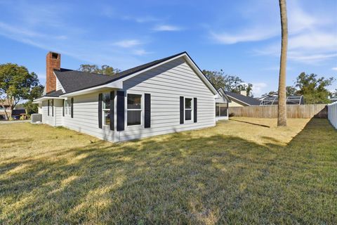Tiny photo for 33608 Overton Drive, Leesburg, FL 34788 (MLS # O6378821)