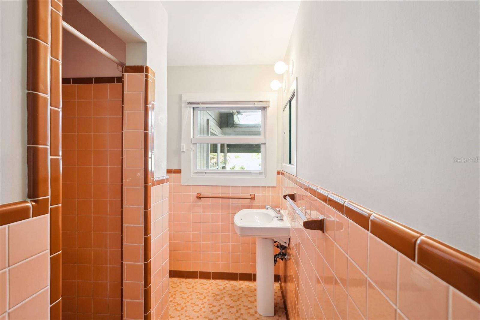 WHITFIELD ESTATES UNIT 1 - Residential