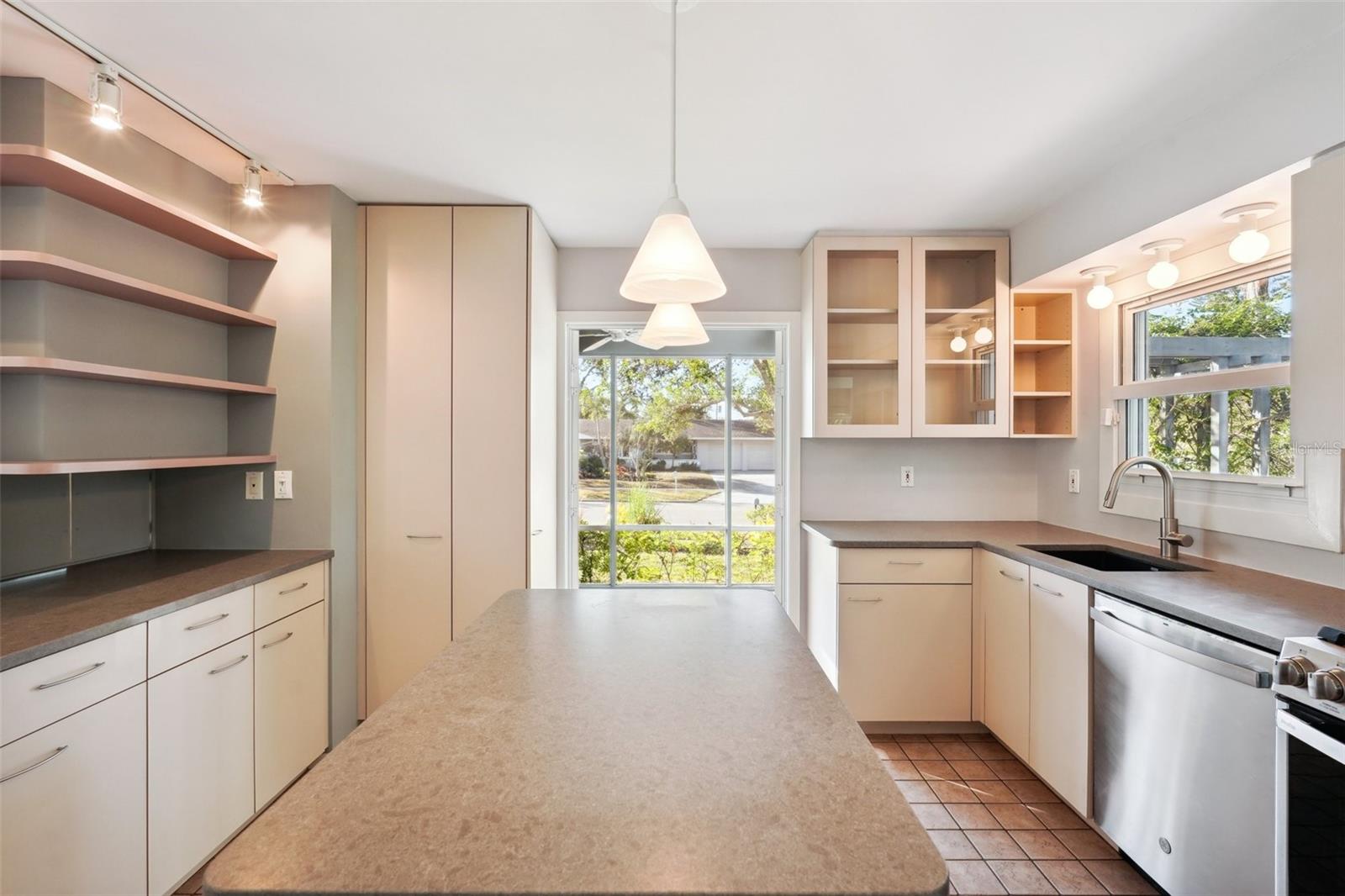 WHITFIELD ESTATES UNIT 1 - Residential