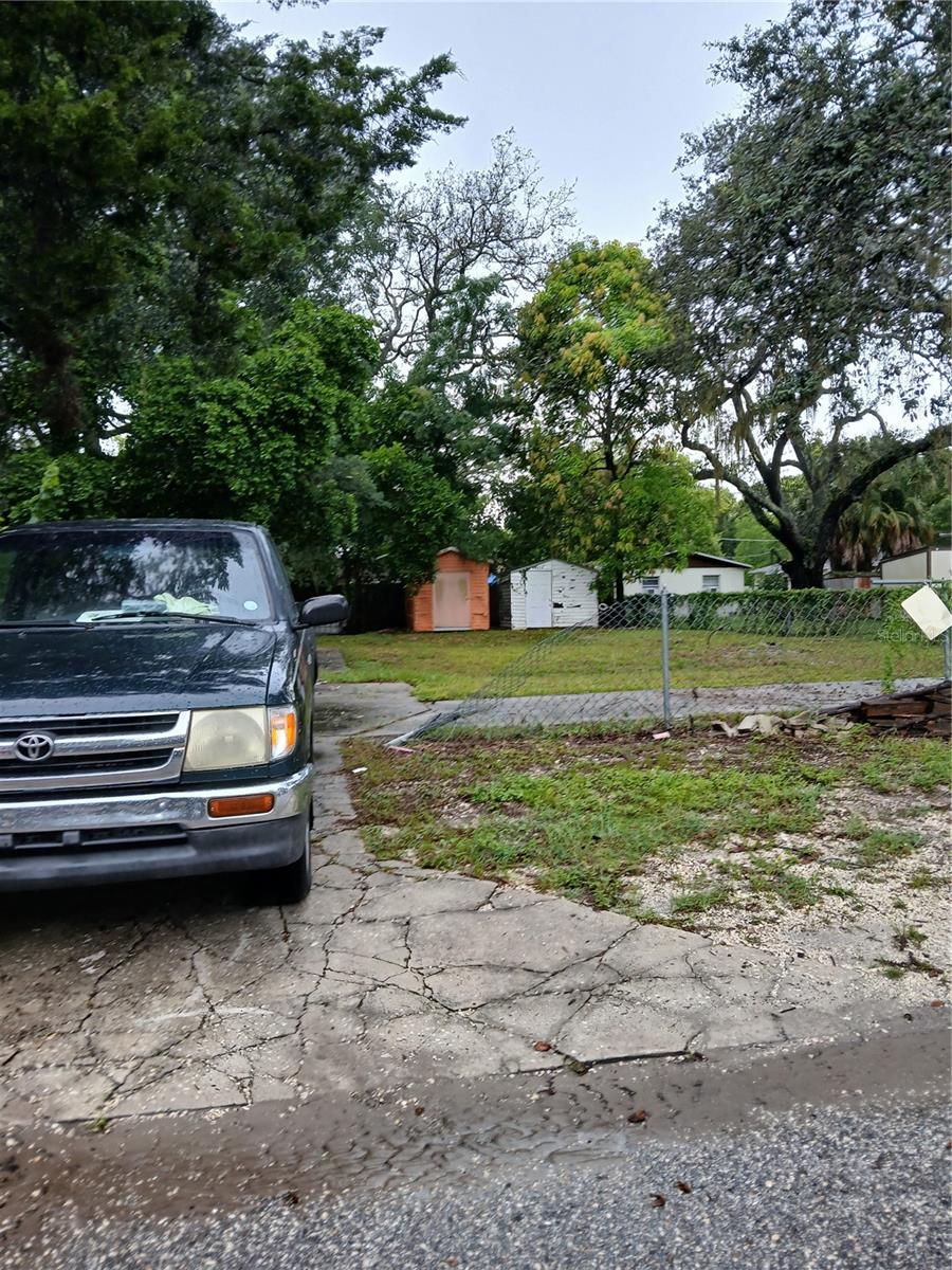 Buildable lot, Residential Lot in Quiet neighborhood! Cul de sac with single entry. Limited through traffic and close to major highways, I -275 and Busch Blvd! Power, Water and Utilities Nearby! Previous home no longer existing.