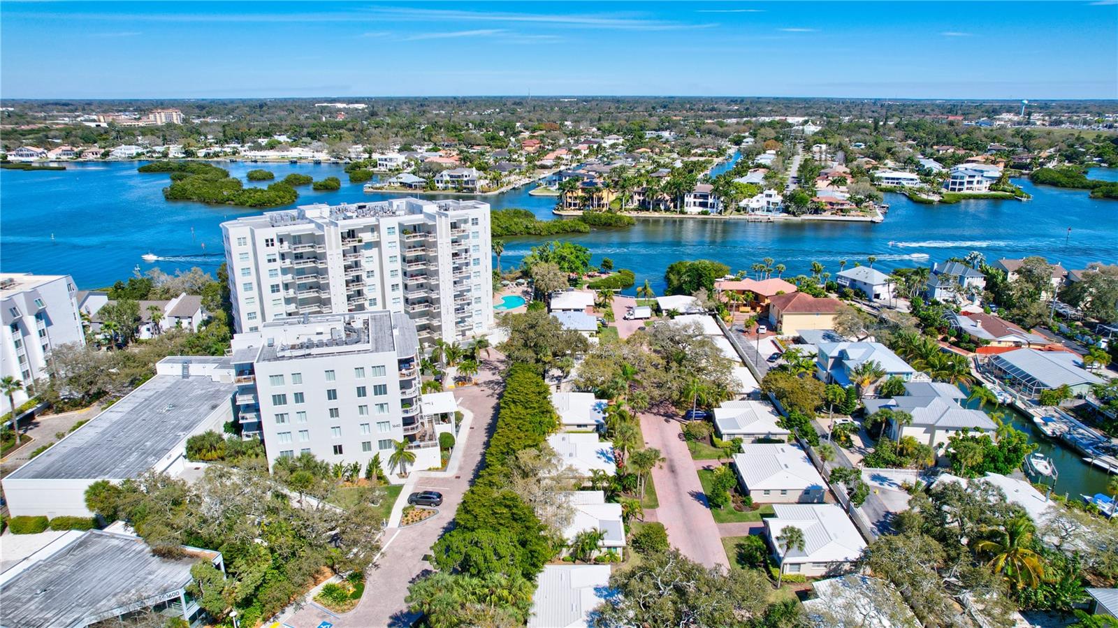 HORIZONS WEST - Residential