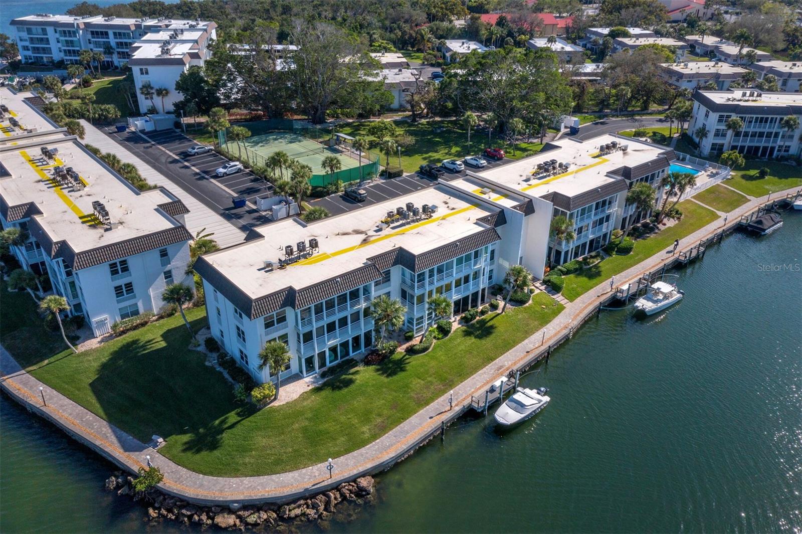 LONGBOAT HARBOUR - Residential