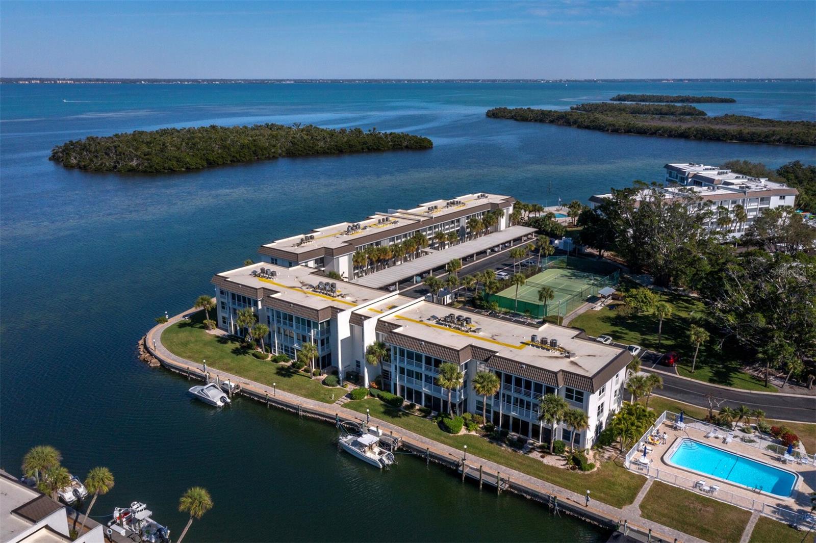 LONGBOAT HARBOUR - Residential