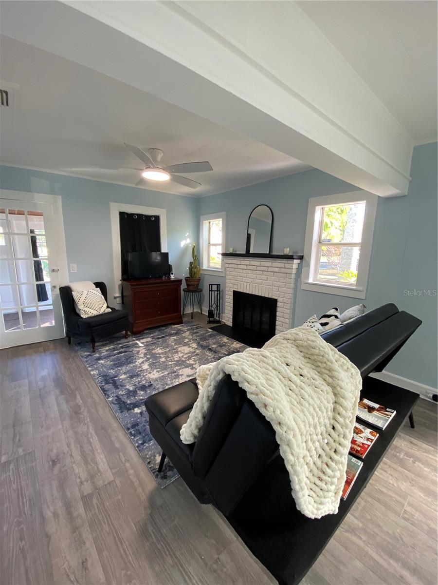 222 27TH STREET W