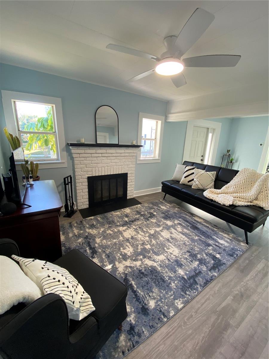 222 27TH STREET W