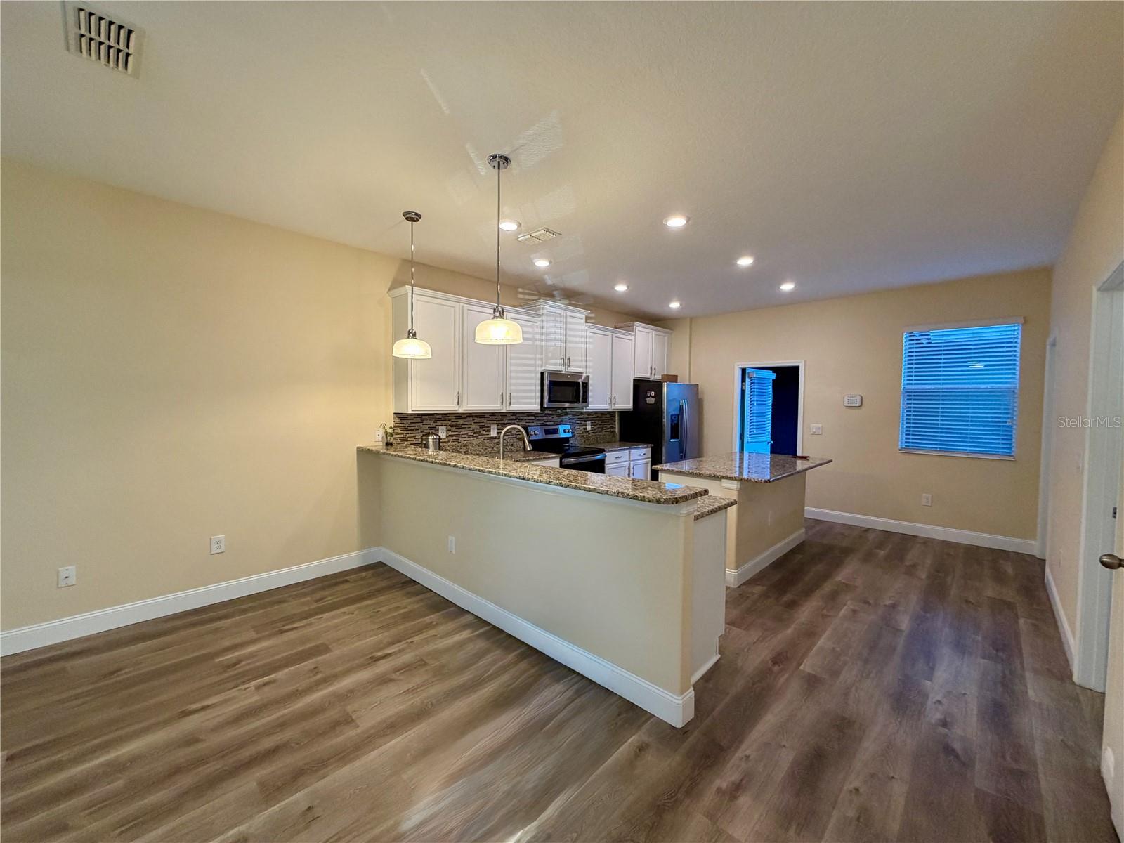 SIGNATURE LAKES PH 3B-6 - Residential