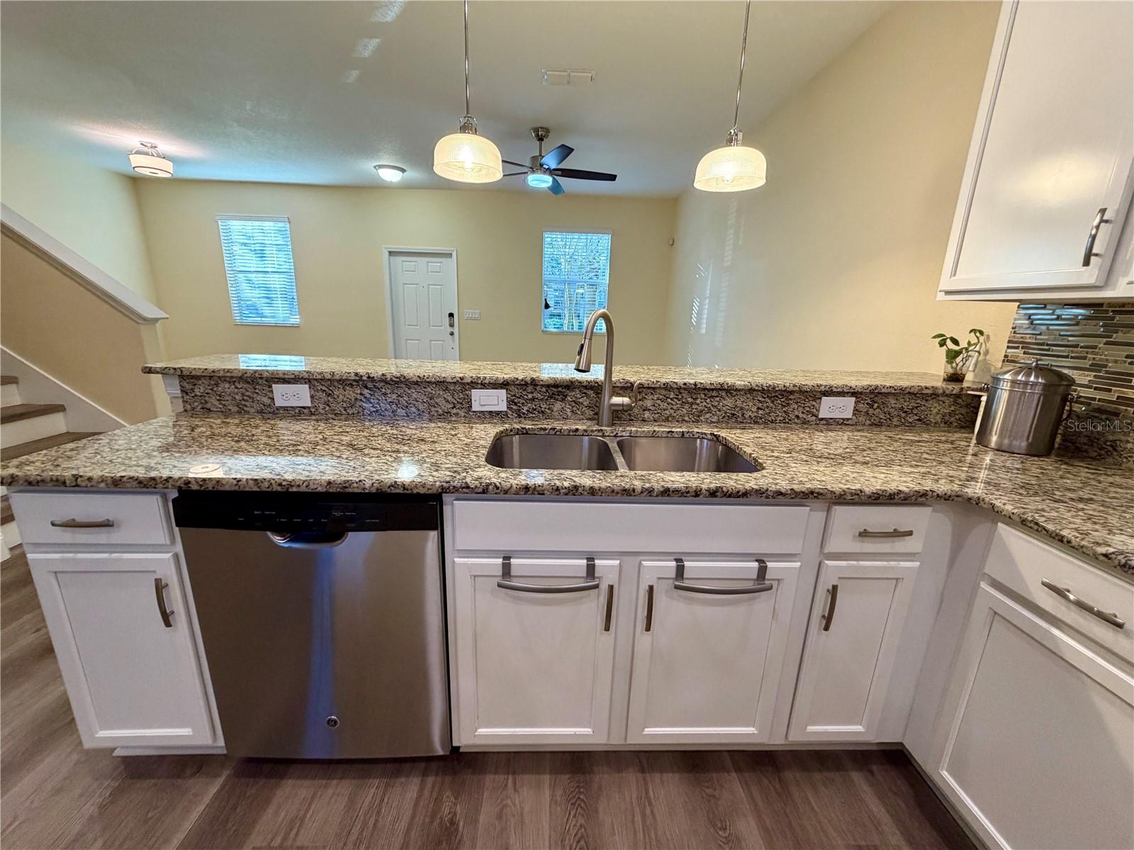 SIGNATURE LAKES PH 3B-6 - Residential