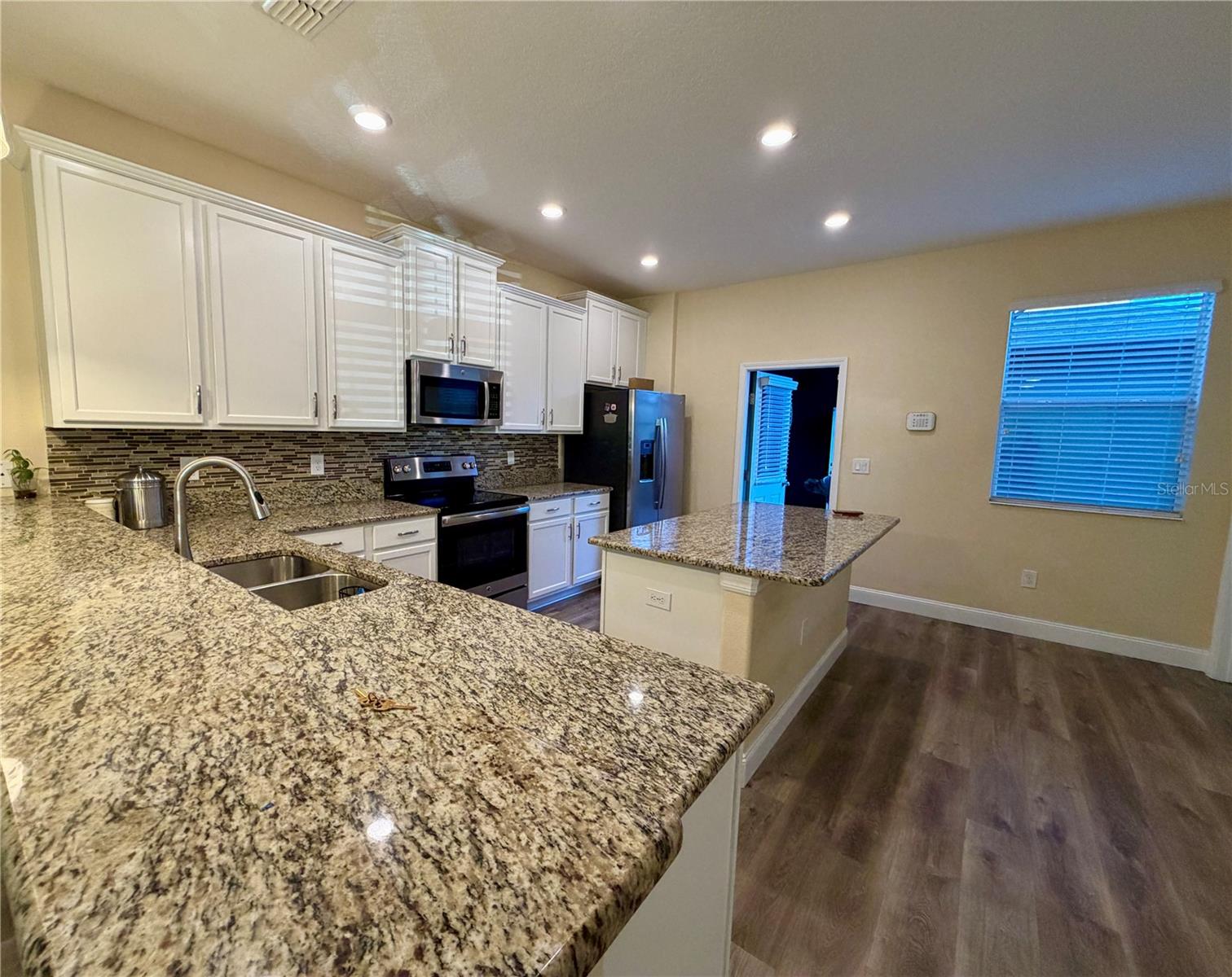 SIGNATURE LAKES PH 3B-6 - Residential