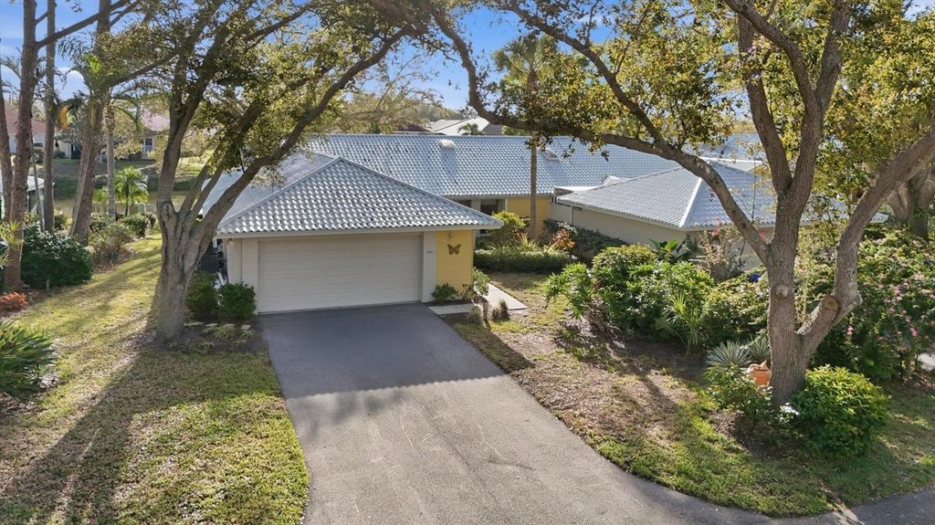 Photo of 260 Southampton Drive #312, Venice, FL 34293 (MLS # N6143341)