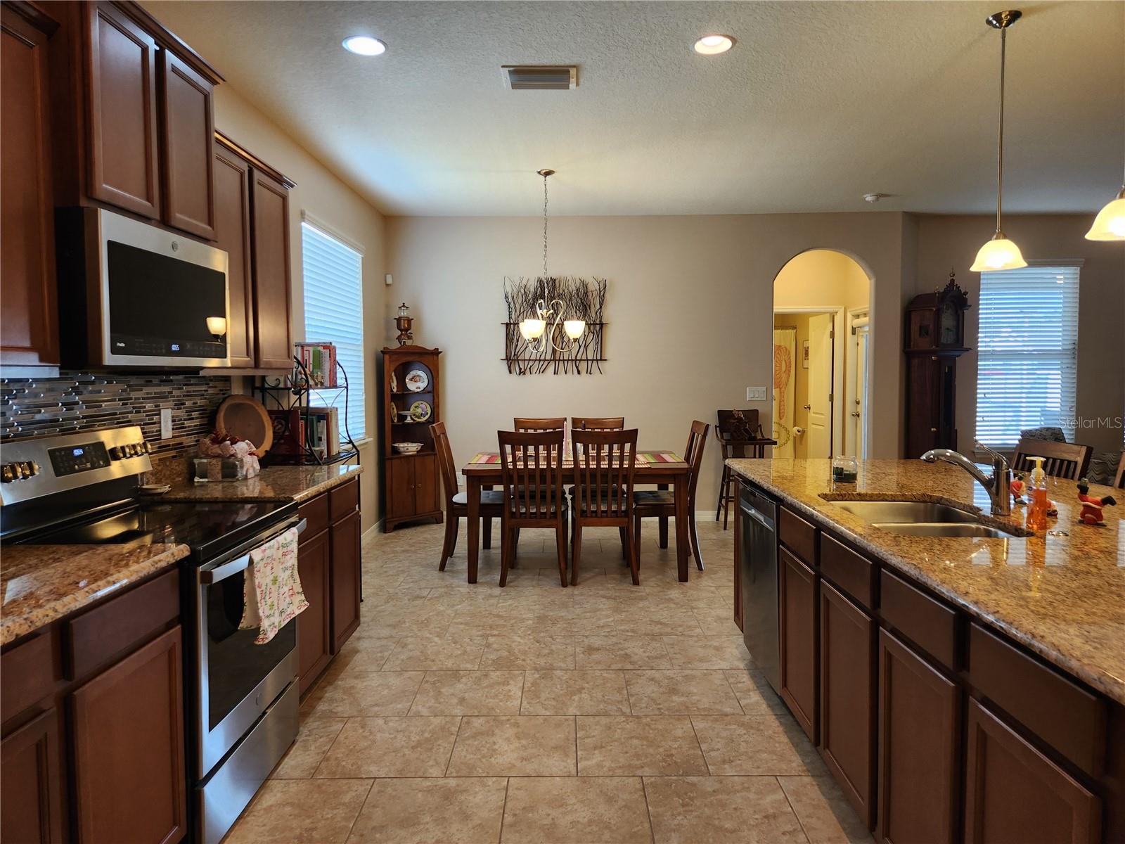 WIND MEADOWS - Residential