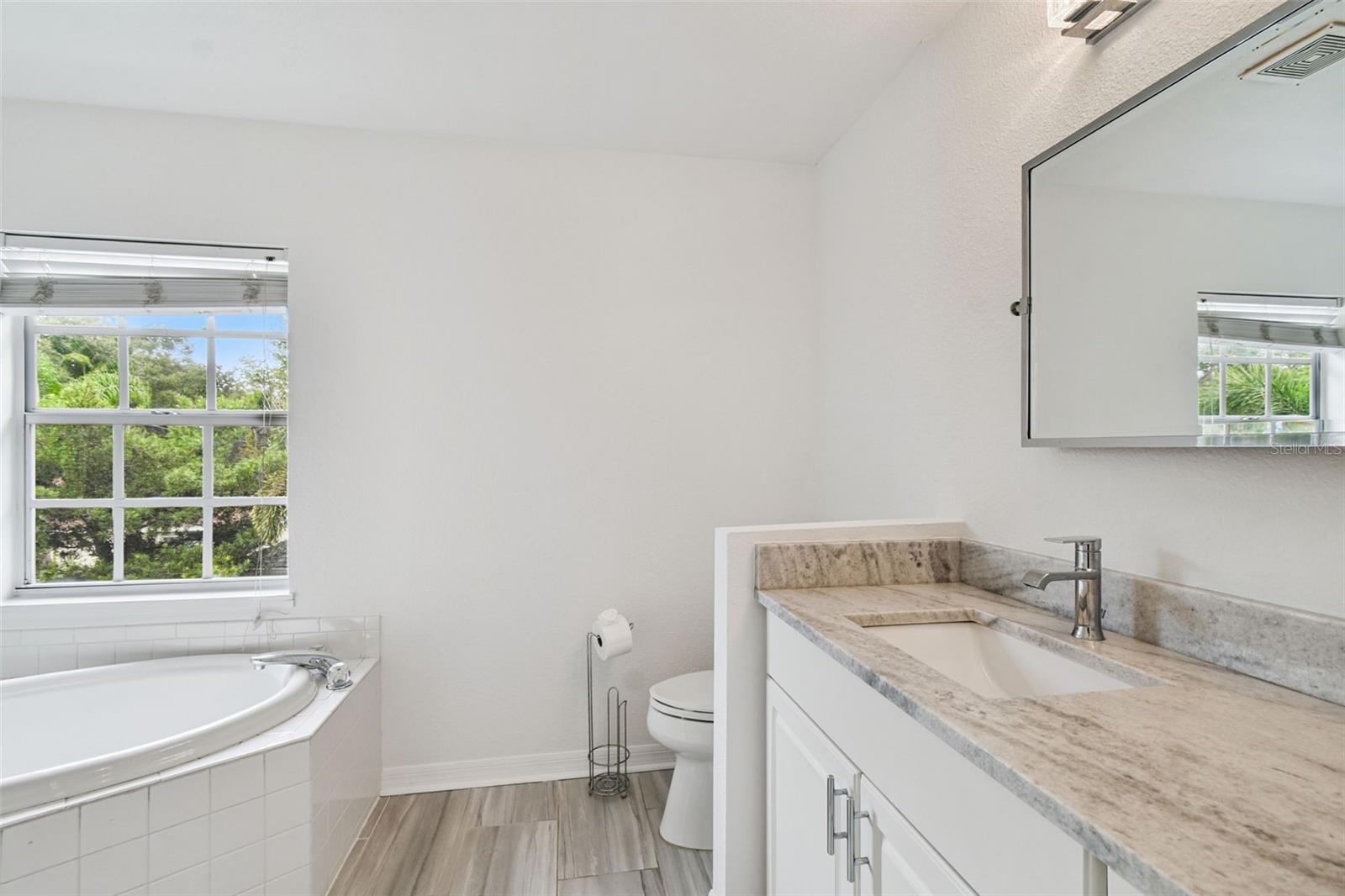OAKELLARS - Residential