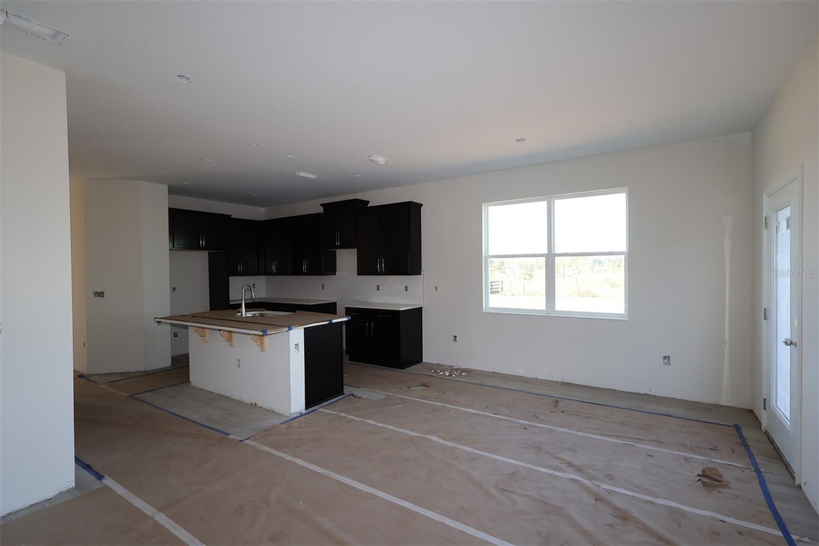 CENTER LAKE ON THE PARK - Residential