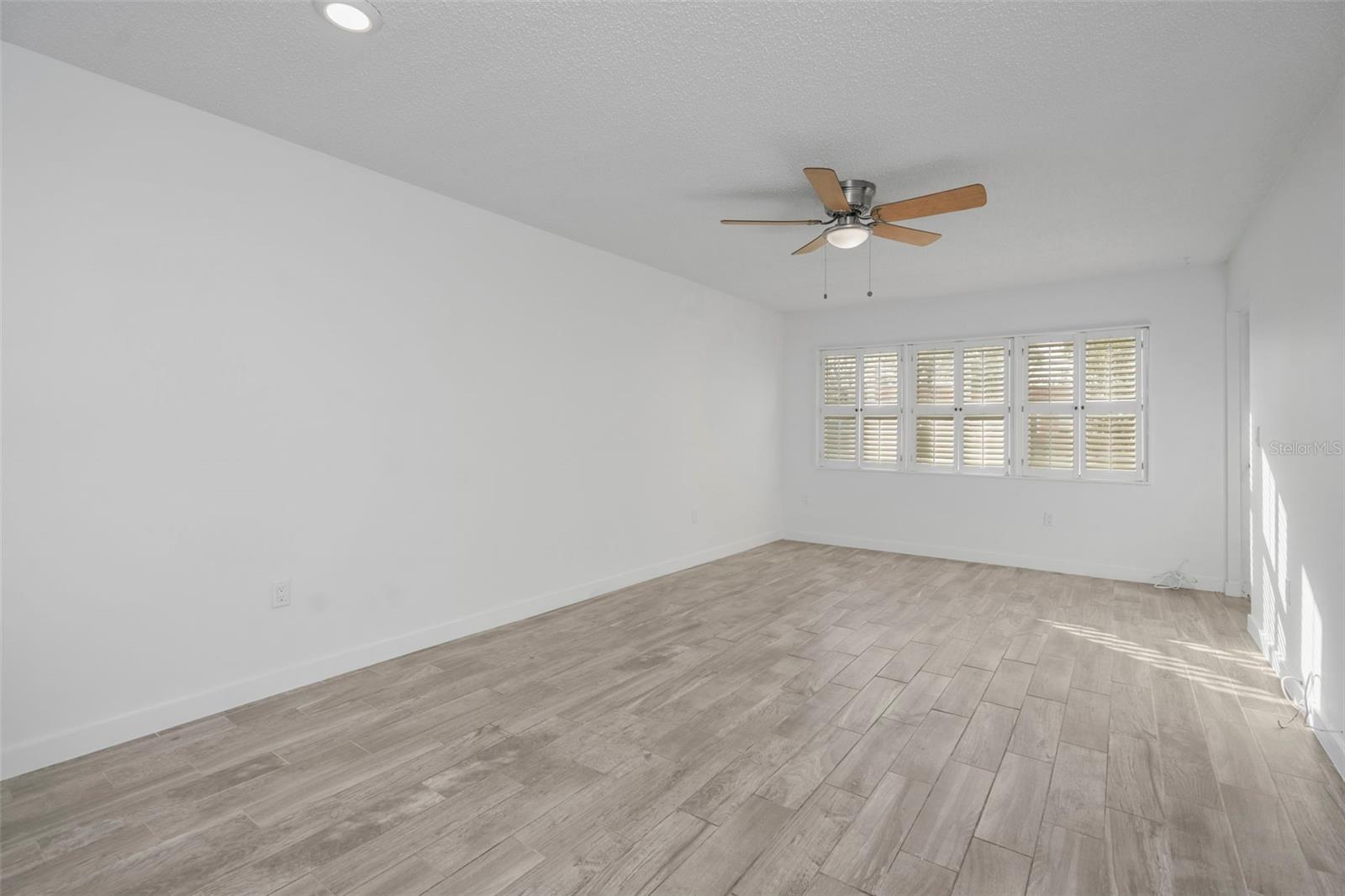 COVE SPGS CONDO - Residential