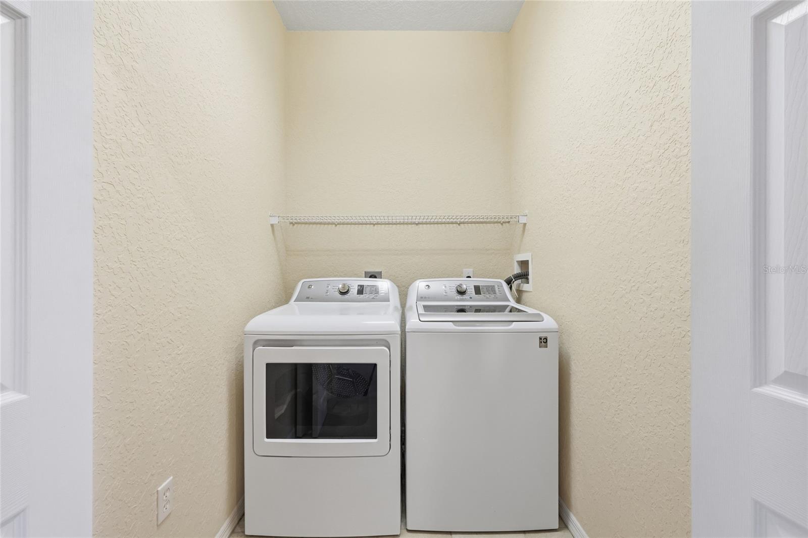 RIVERBAY TWNHMS PH ONE - Residential