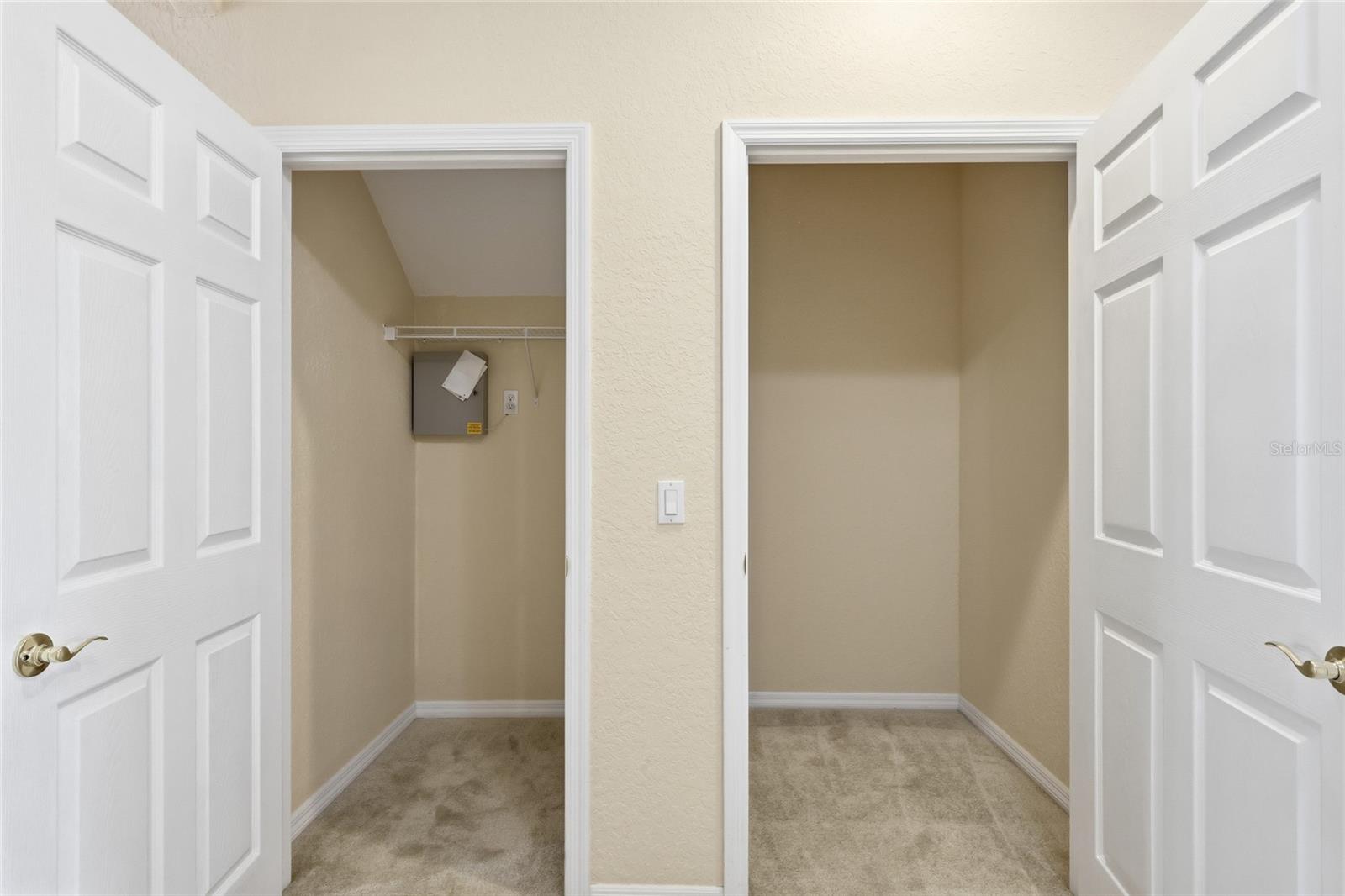 RIVERBAY TWNHMS PH ONE - Residential