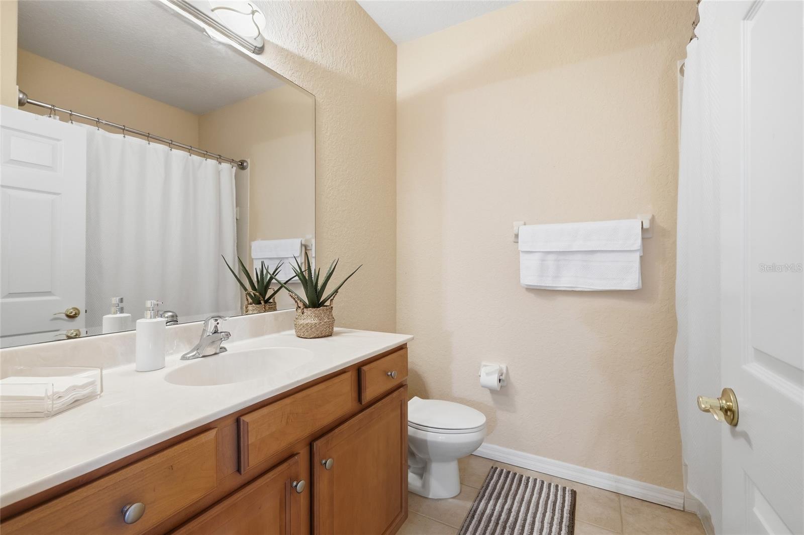 RIVERBAY TWNHMS PH ONE - Residential