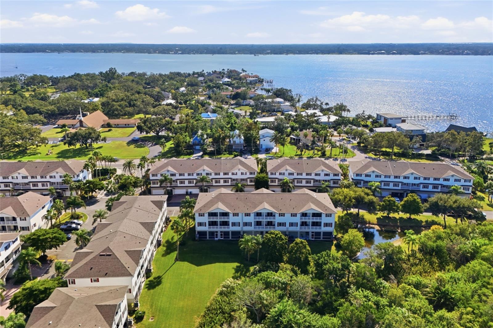 RIVERBAY TWNHMS PH ONE - Residential