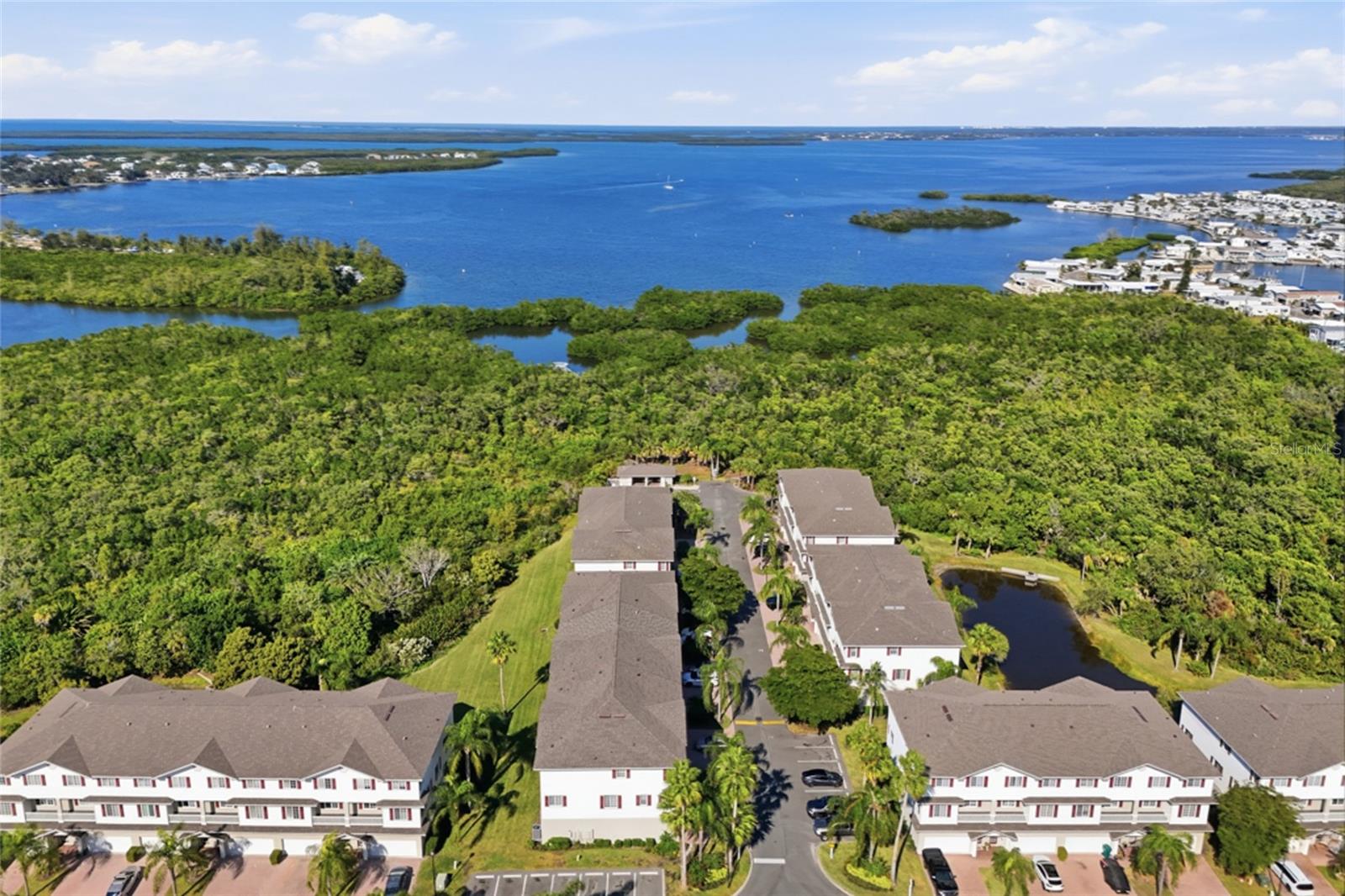 RIVERBAY TWNHMS PH ONE - Residential