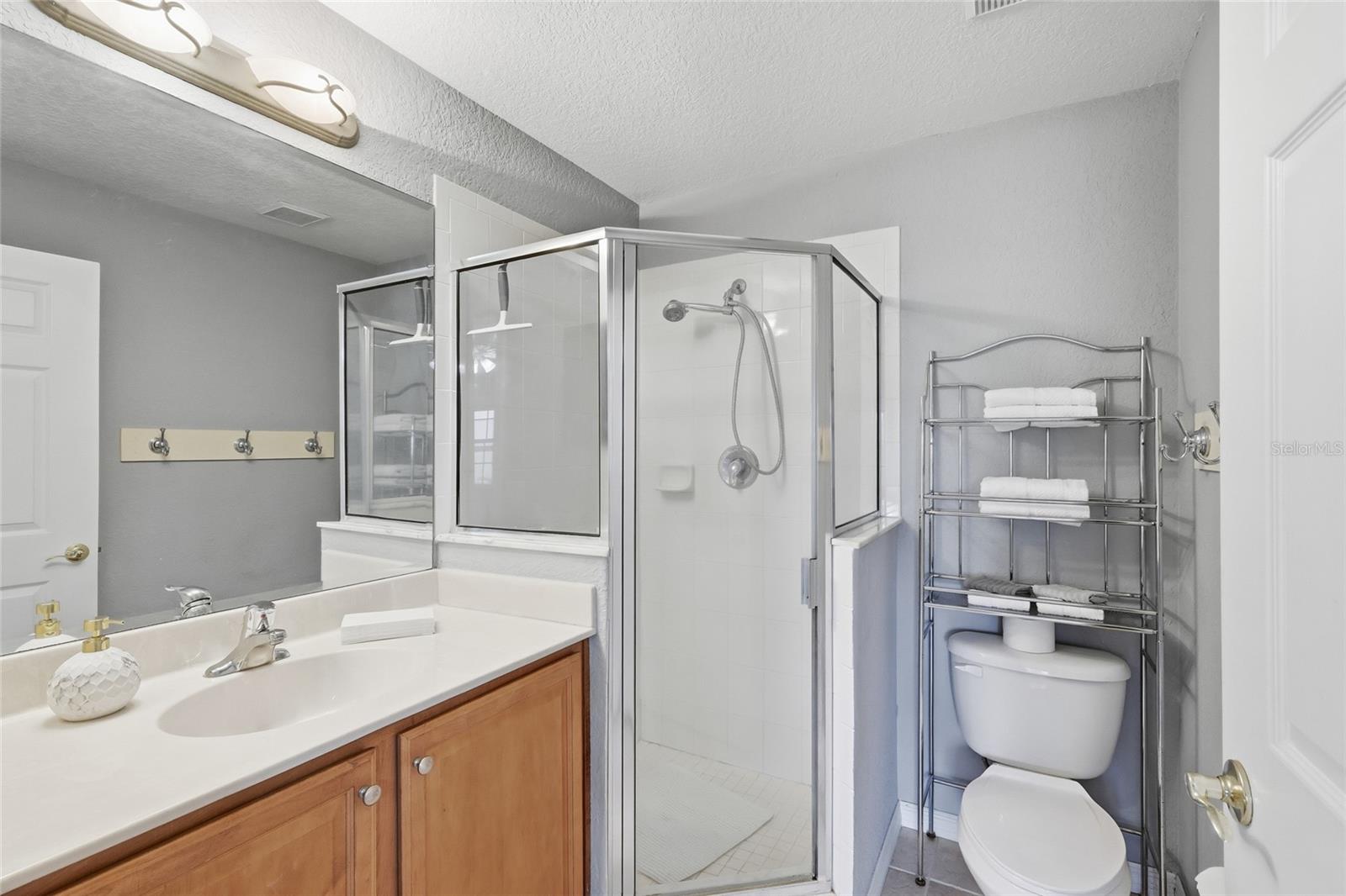 RIVERBAY TWNHMS PH ONE - Residential