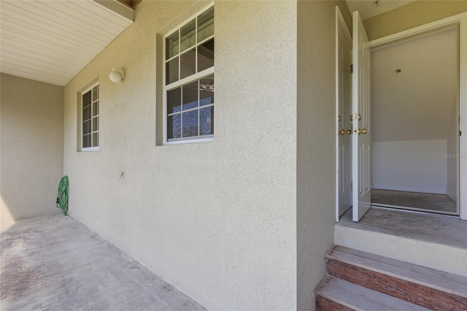 RIVERBAY TWNHMS PH ONE - Residential