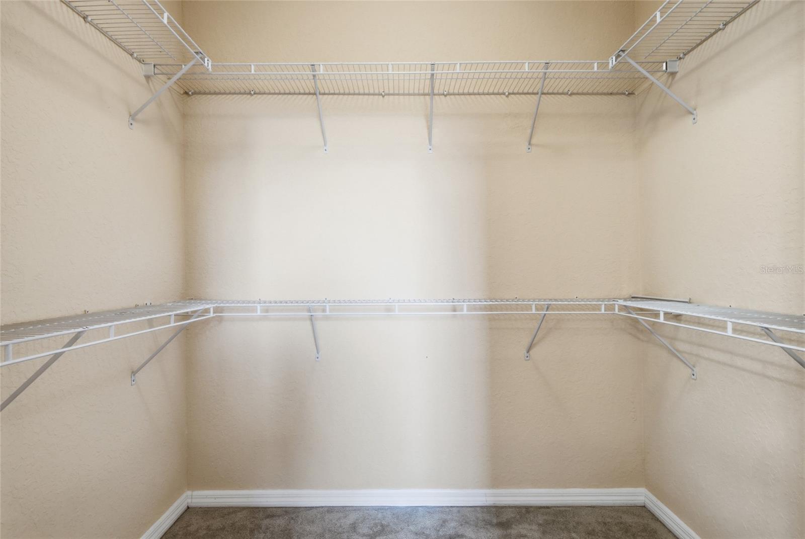 RIVERBAY TWNHMS PH ONE - Residential