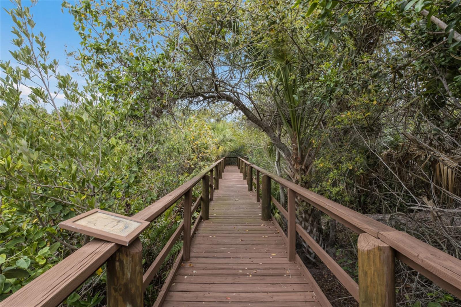 RIVERBAY TWNHMS PH ONE - Residential