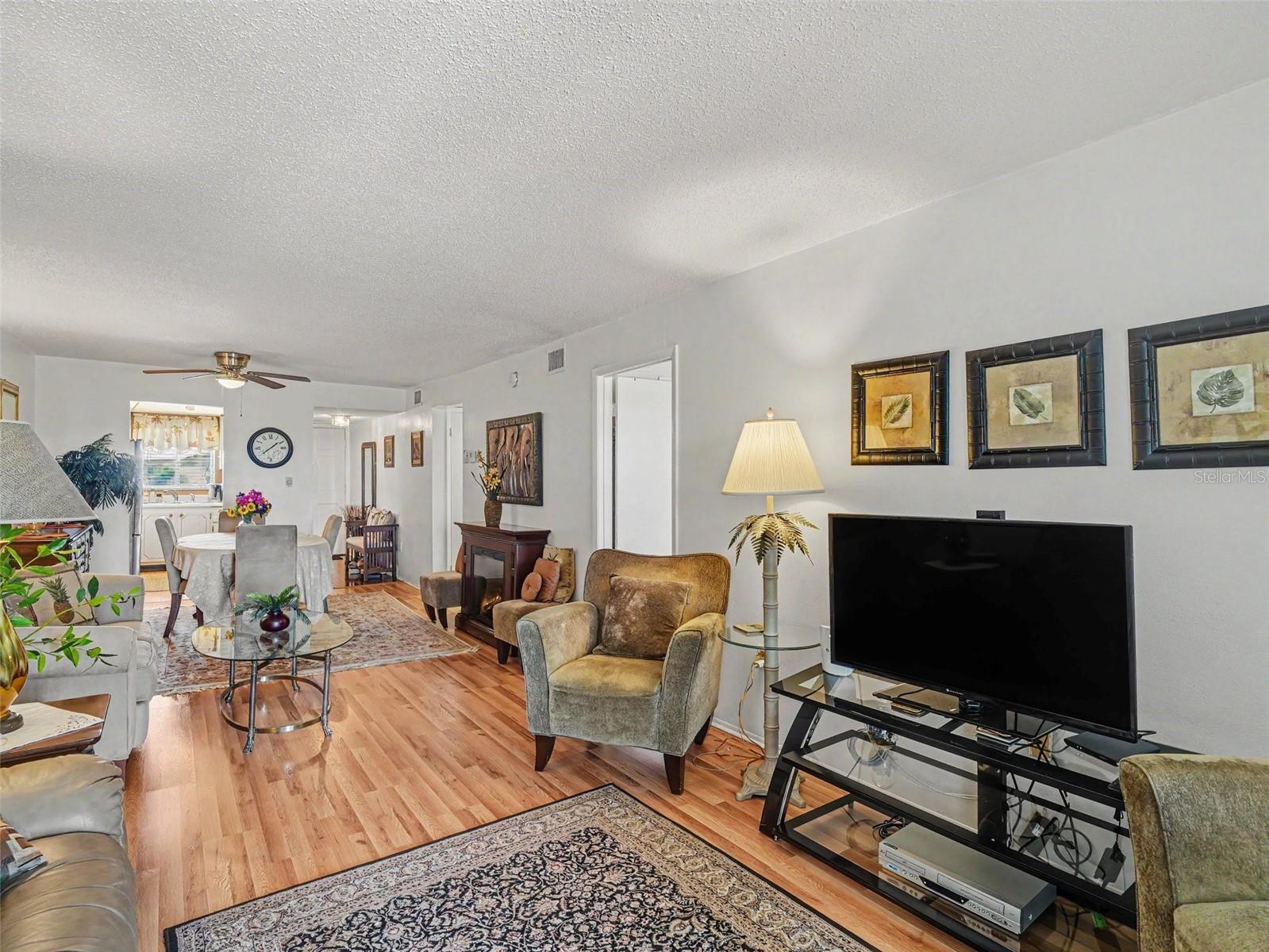 3785 LAKE BAYSHORE DRIVE H-405, BRADENTON, FL, 34205 4 3785 LAKE BAYSHORE DRIVE H-405