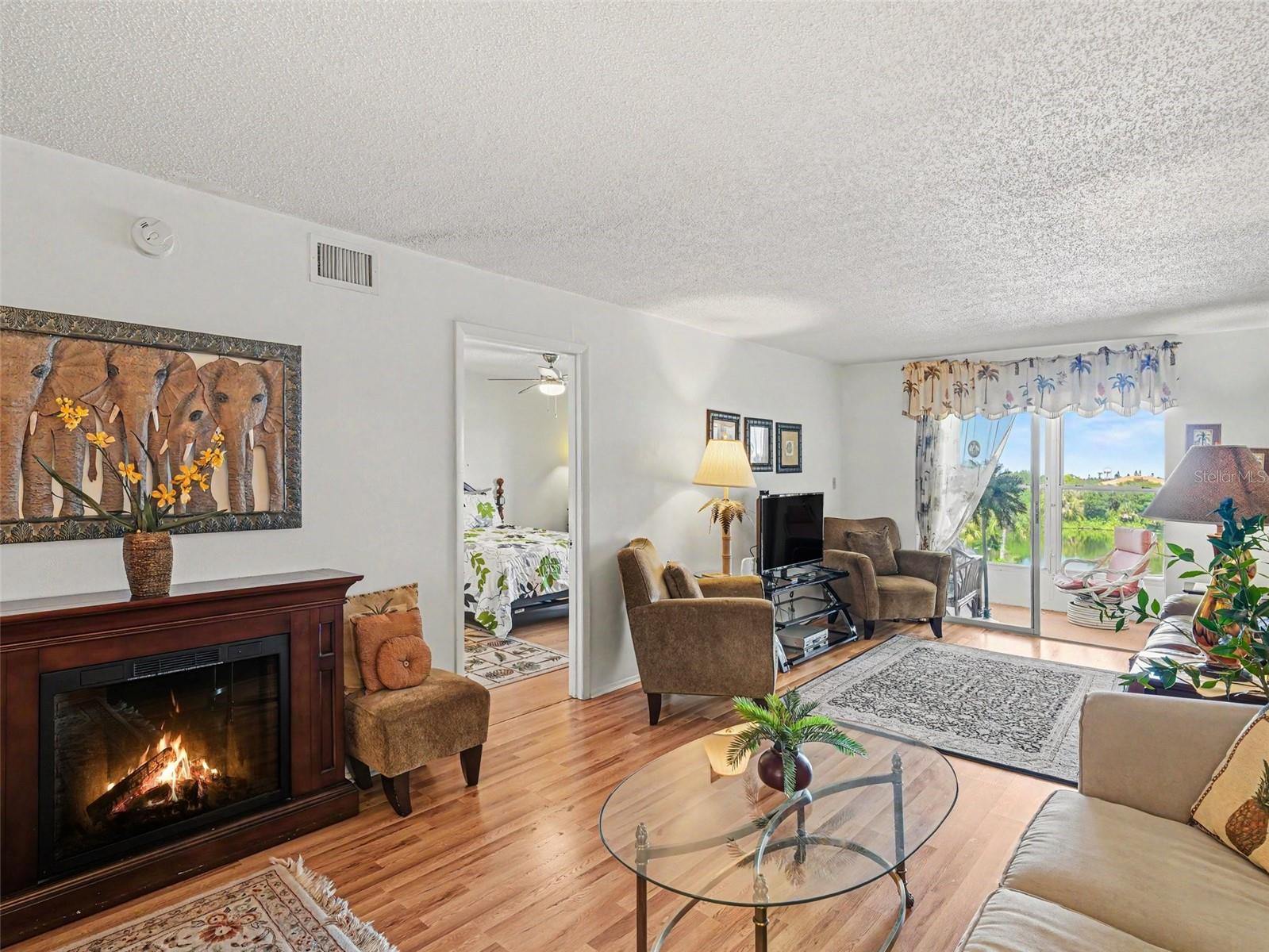 3785 LAKE BAYSHORE DRIVE H-405, BRADENTON, FL, 34205 2 3785 LAKE BAYSHORE DRIVE H-405