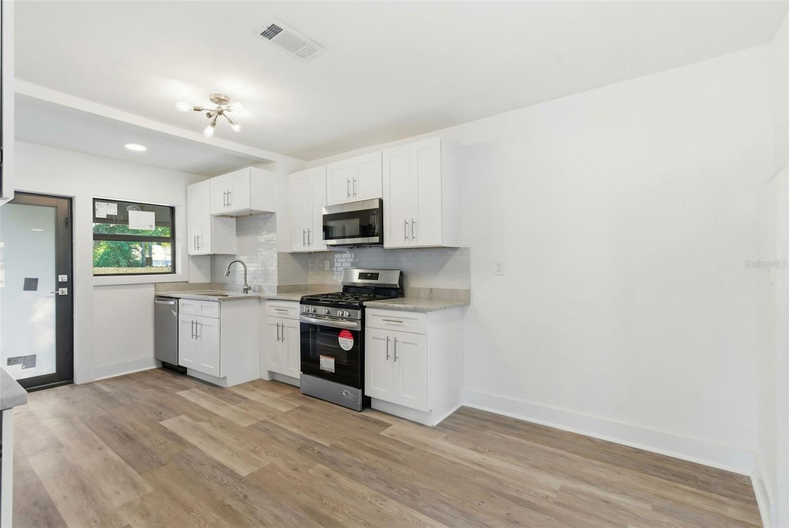 NEBRASKA PLACE SUB - Residential Lease