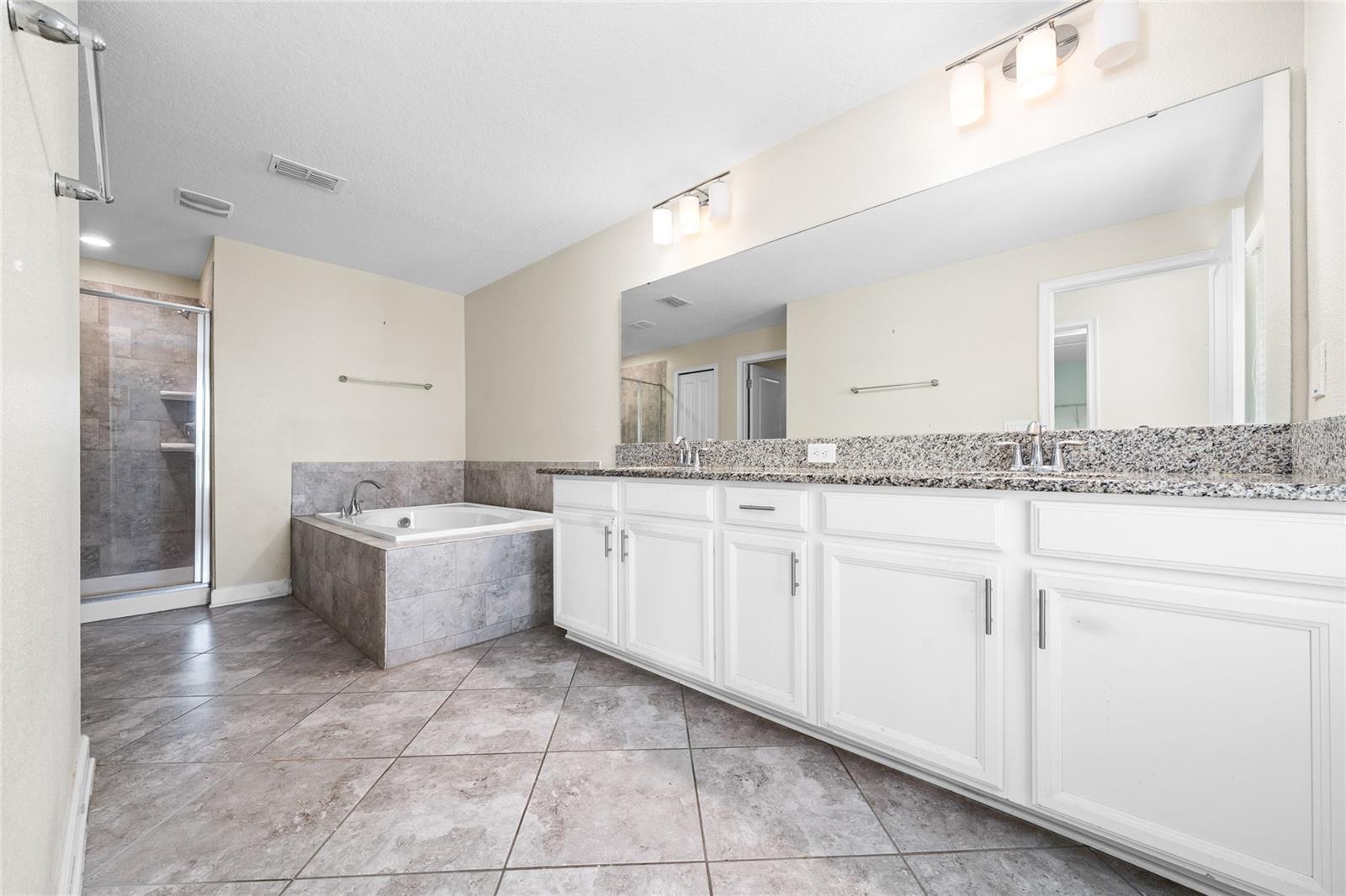 WYNDHAM LAKES ESTATES - Residential