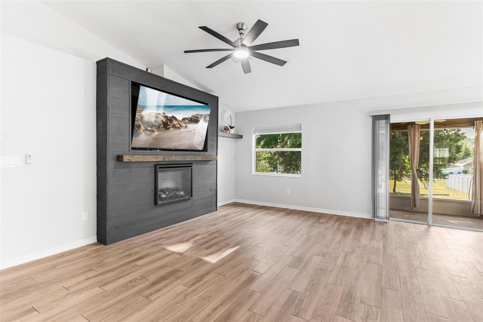 STONEWOOD ESTATES - Residential