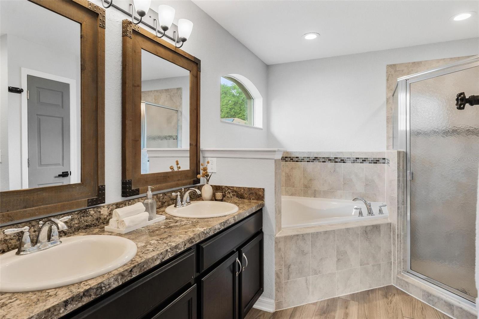 STONEWOOD ESTATES - Residential