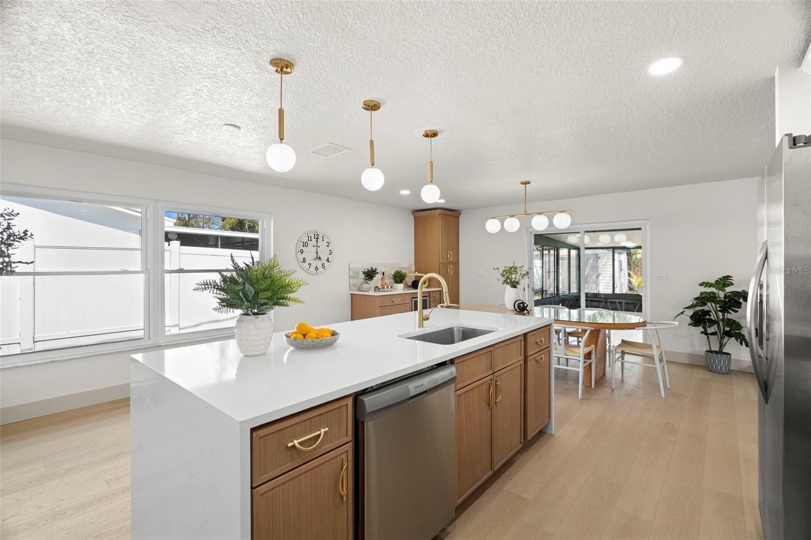 MEADOW LAWN 15TH ADD - Residential