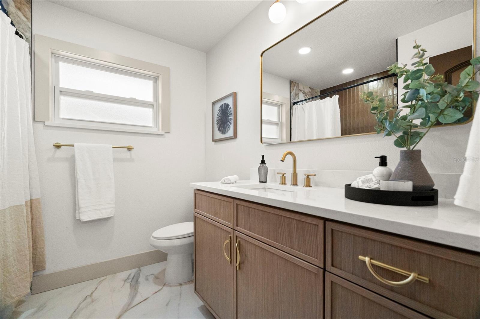 MEADOW LAWN 15TH ADD - Residential