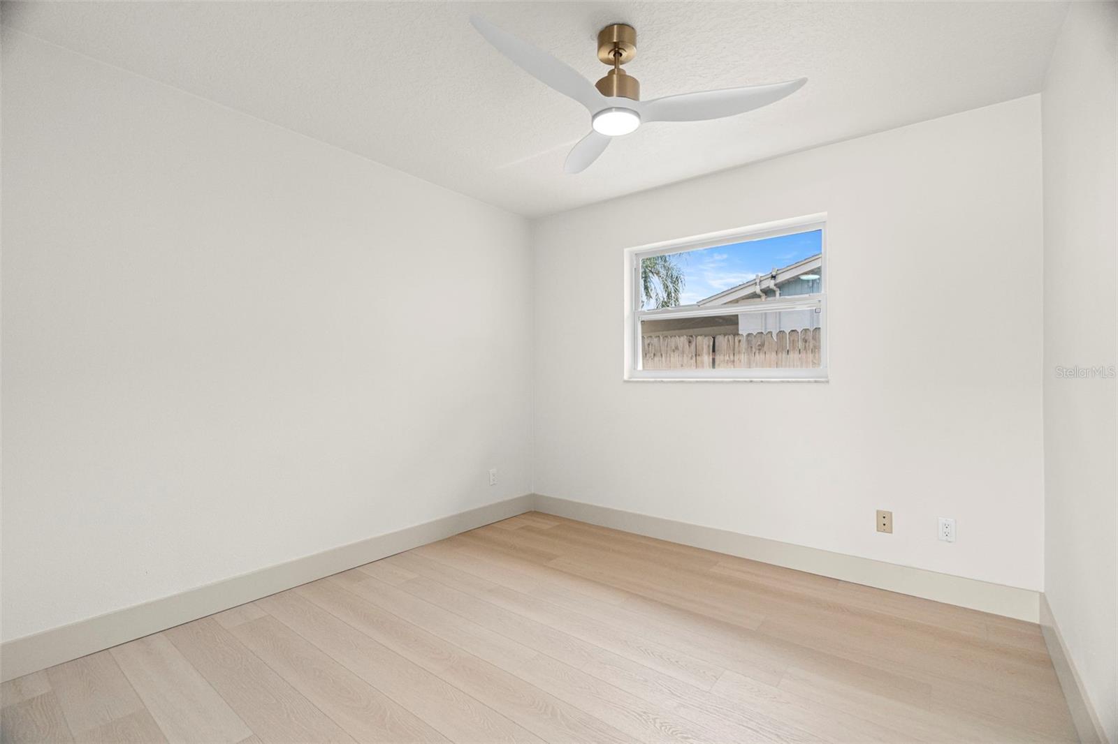 MEADOW LAWN 15TH ADD - Residential