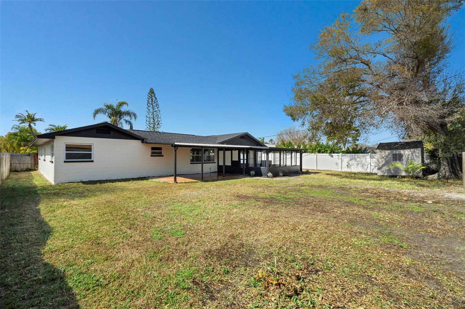 MEADOW LAWN 15TH ADD - Residential