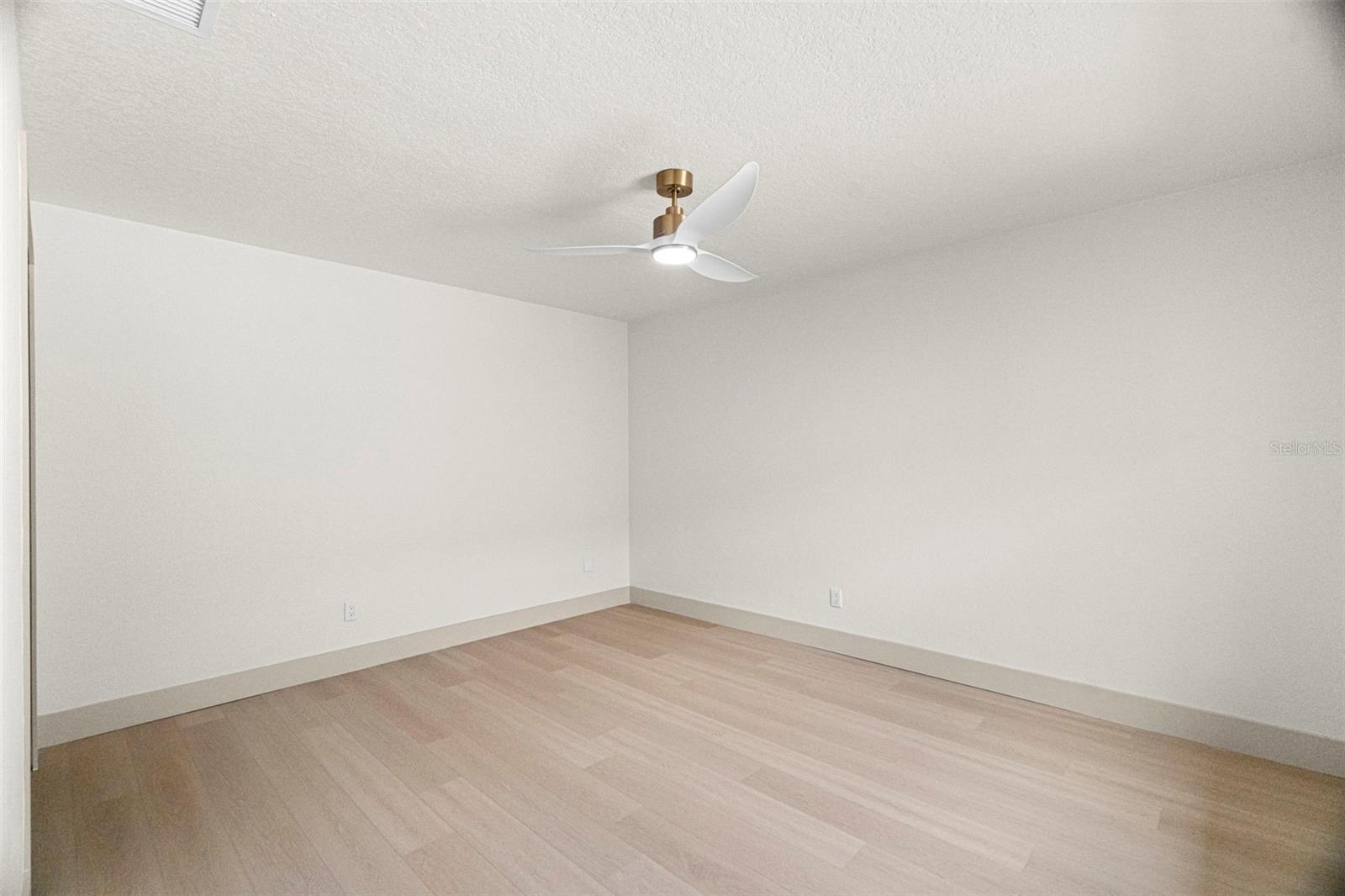 MEADOW LAWN 15TH ADD - Residential