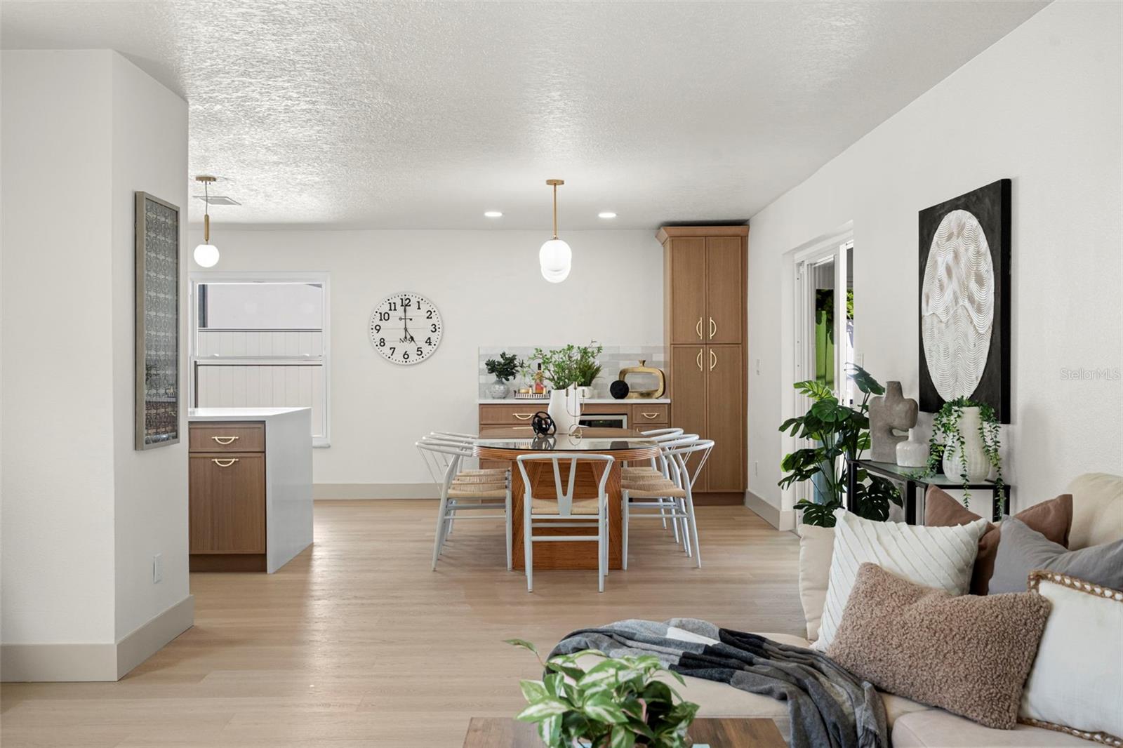 MEADOW LAWN 15TH ADD - Residential