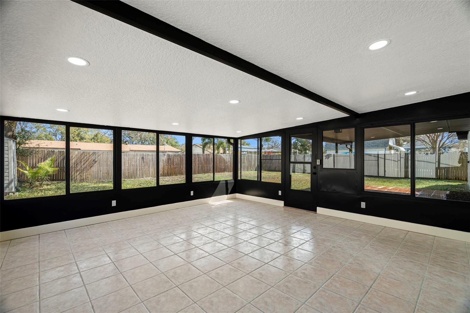 MEADOW LAWN 15TH ADD - Residential