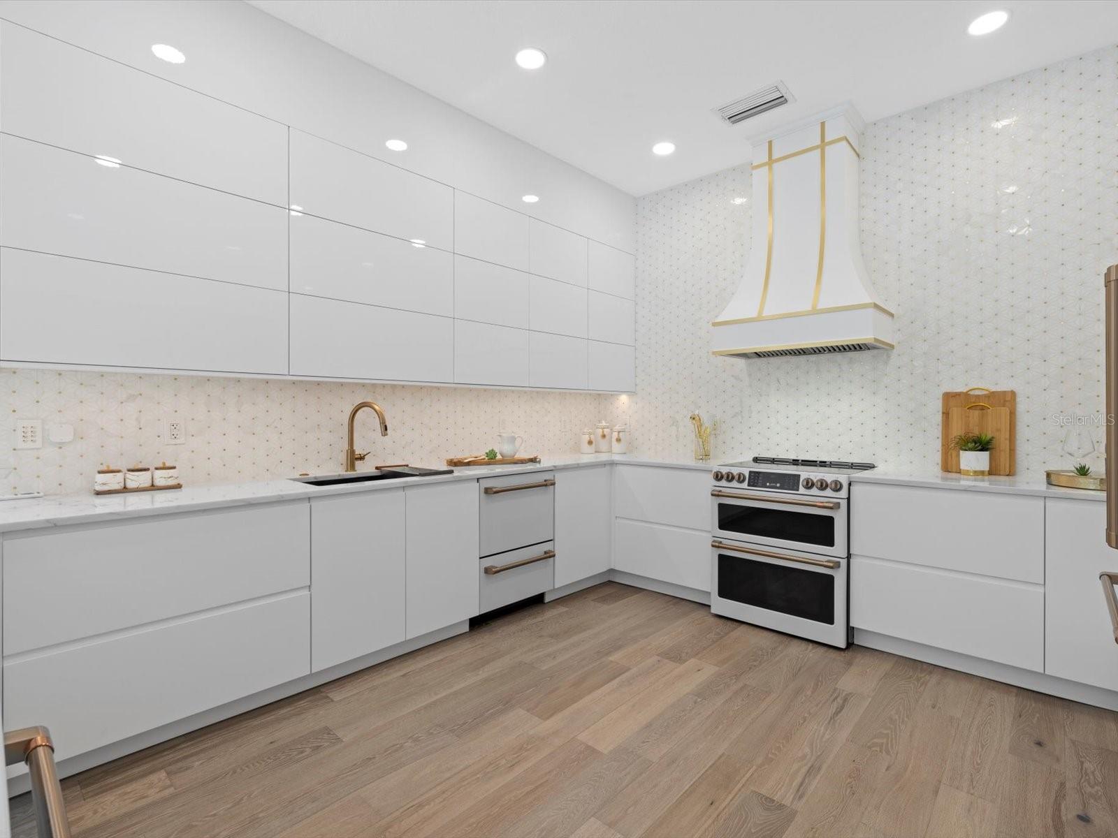 CORAL COVE - Residential Lease