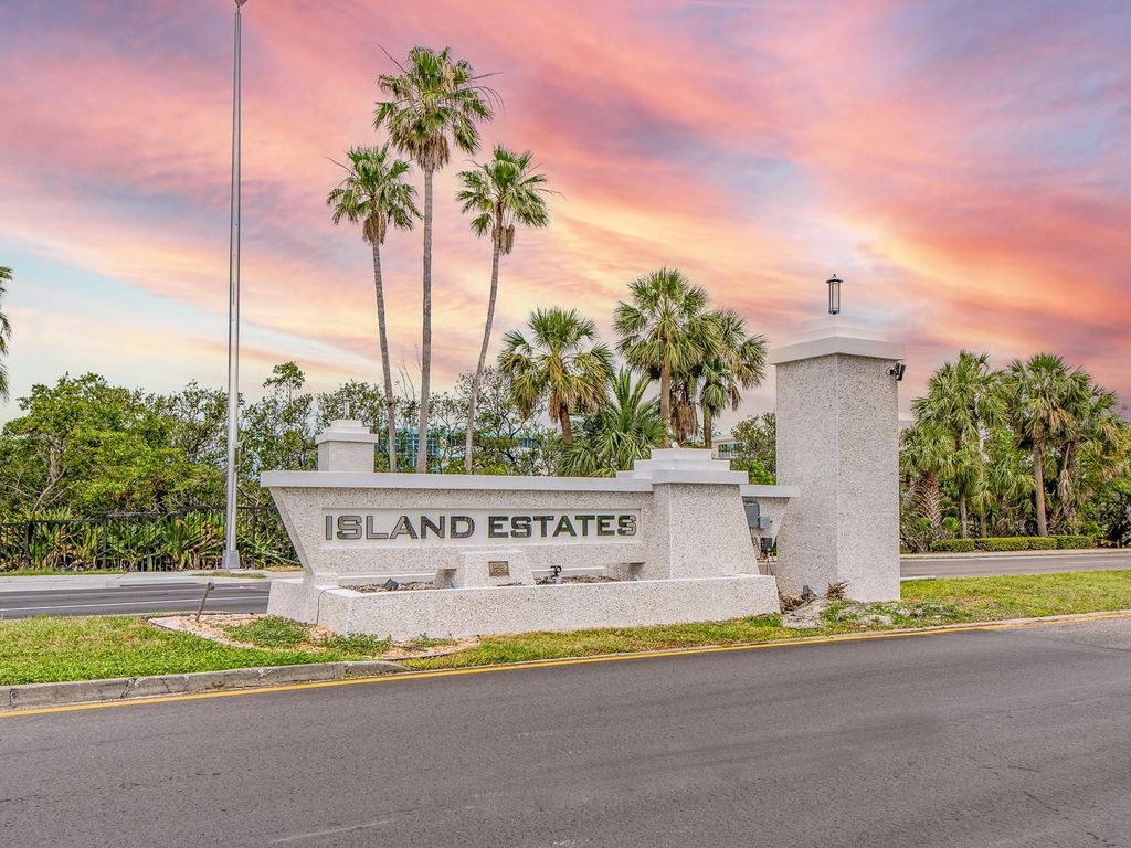 Photo of 51 Island Way #800, Clearwater Beach, FL 33767 (MLS # TB8397348)