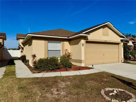 A home in PLANT CITY