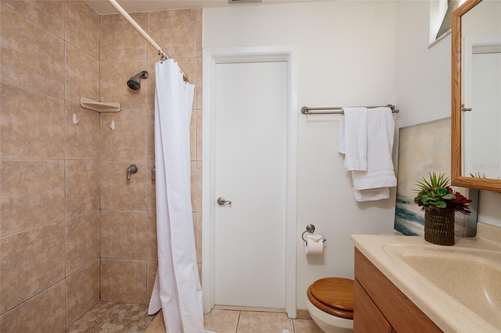 VALIANT ACRES - Residential