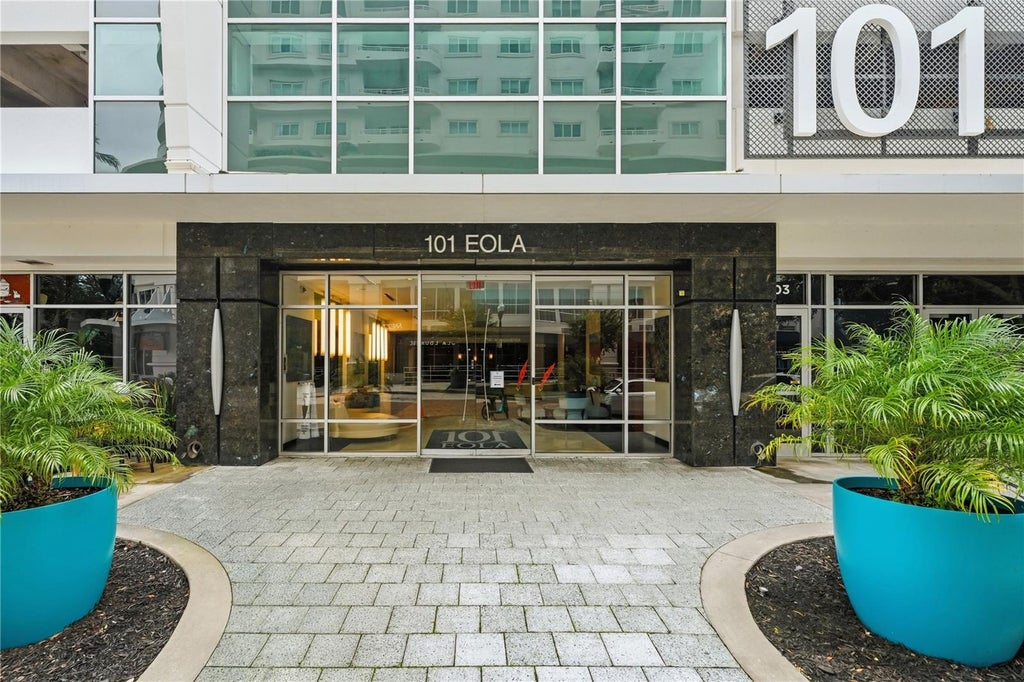 Photo of 101 S Eola Drive #601, Orlando, FL 32801 (MLS # O6442310)
