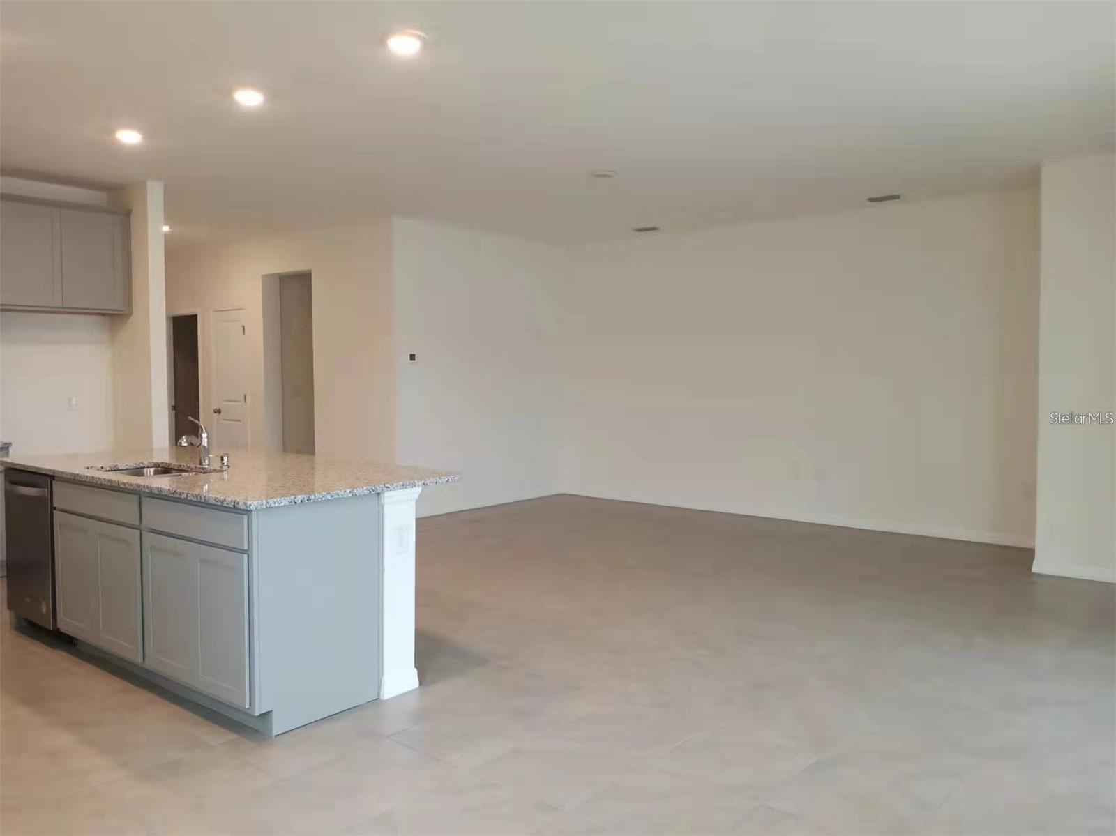 BARRINGTON/STERLING HILL - Residential Lease