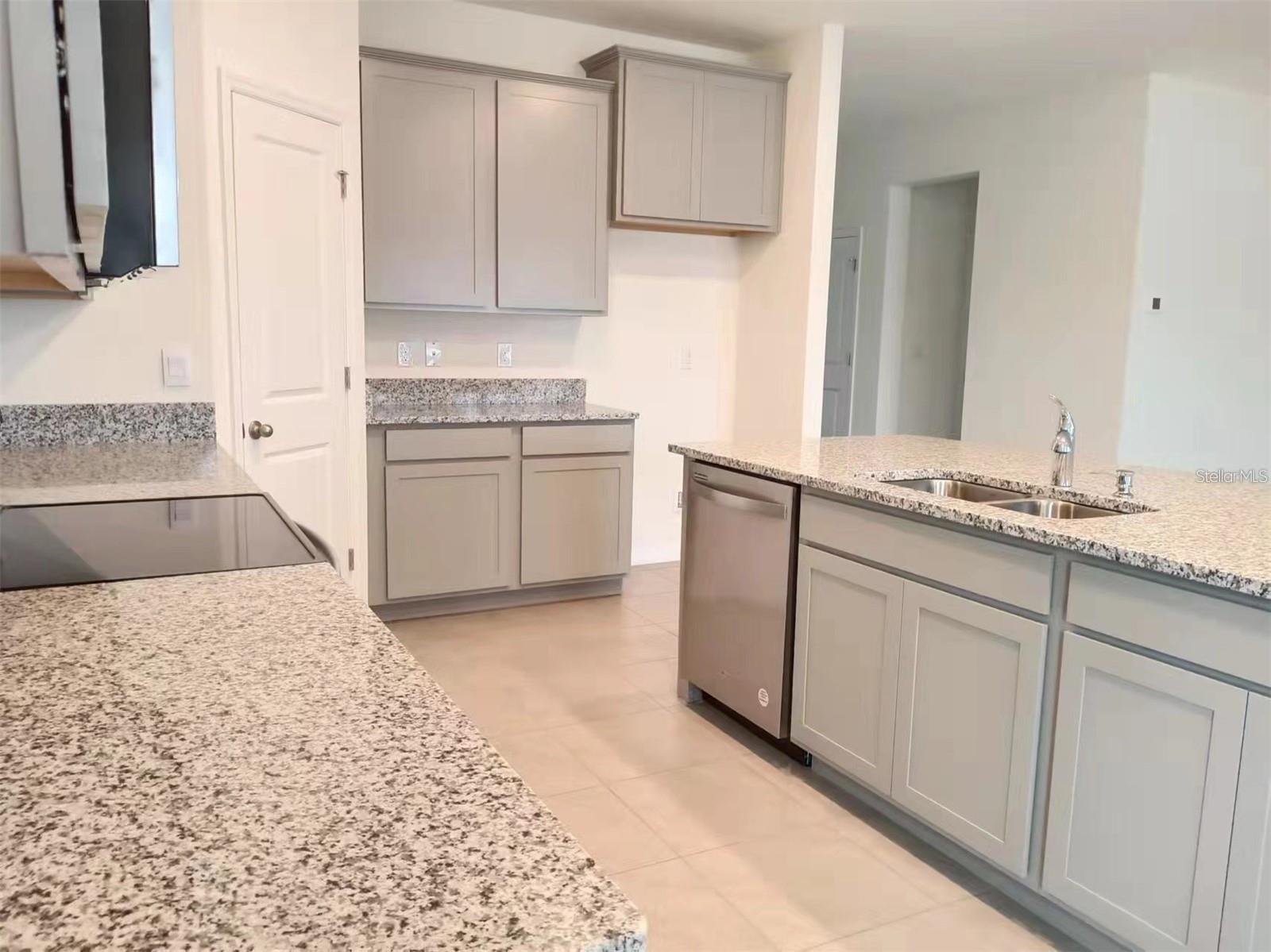 BARRINGTON/STERLING HILL - Residential Lease